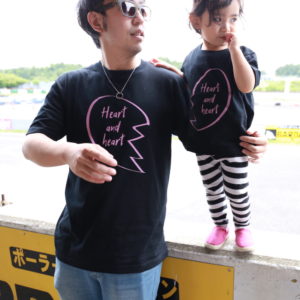 ハートで繋がる親子リンクコーデTシャツ